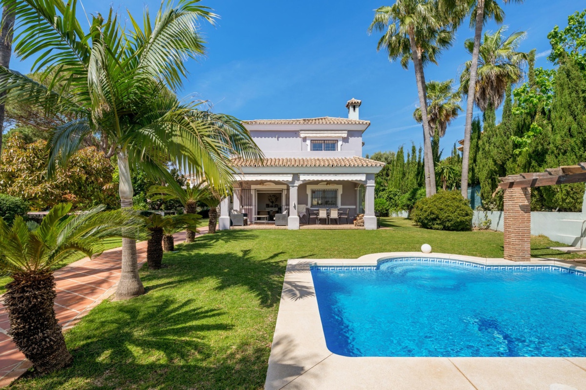 Rynek wtórny - Villa - Estepona - Estepona Centro