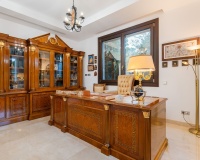 Rynek wtórny - Villa - Estepona - Estepona Centro