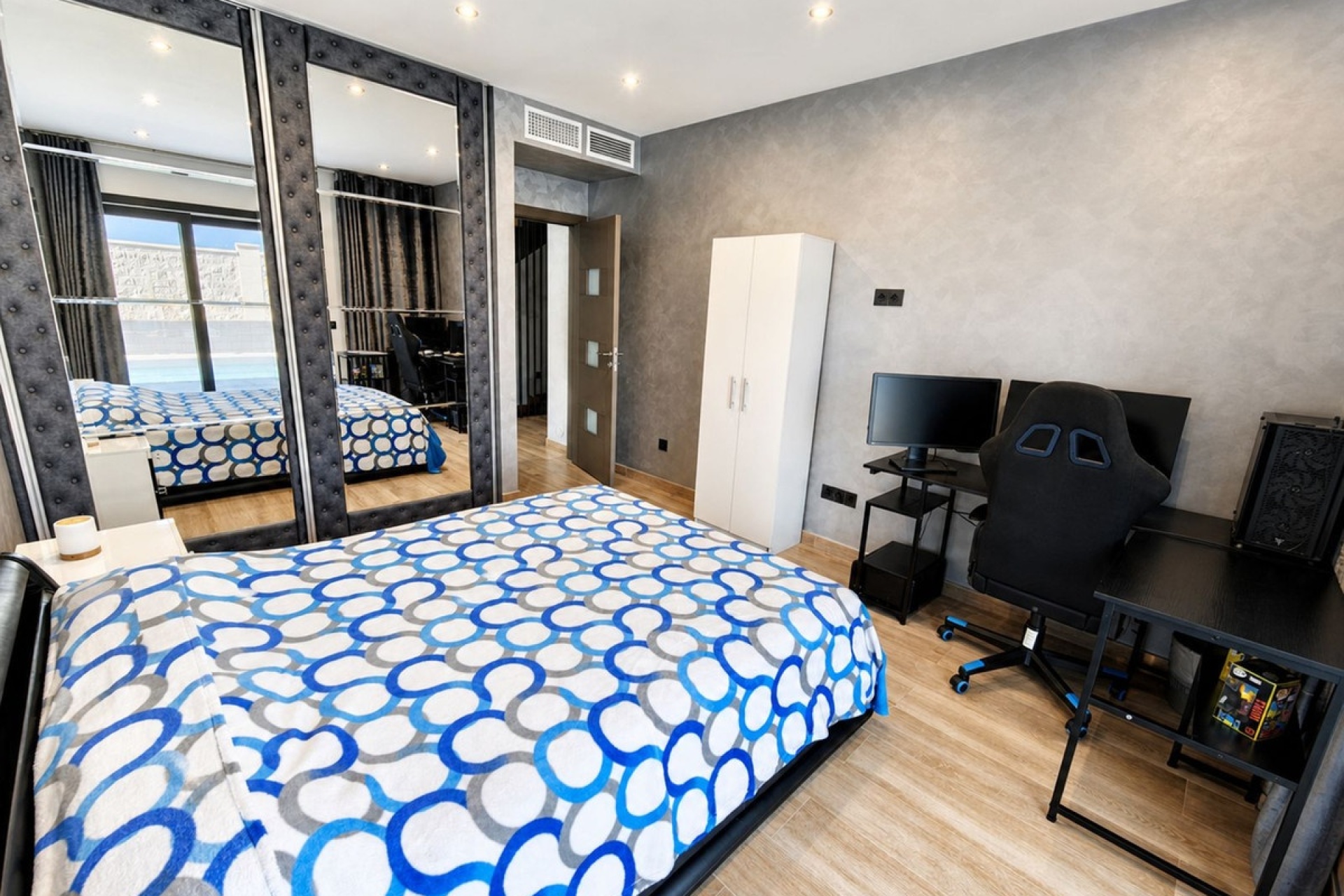 Rynek wtórny - Villa - Estepona - Estepona Centro