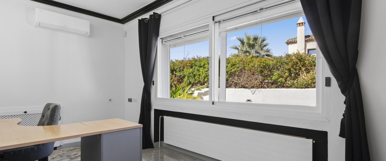Rynek wtórny - Villa - Estepona - Estepona Centro