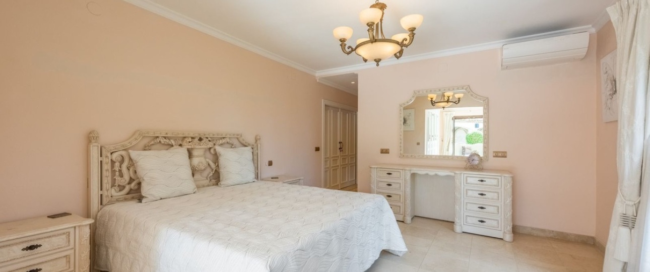 Rynek wtórny - Villa - Estepona - Estepona Centro