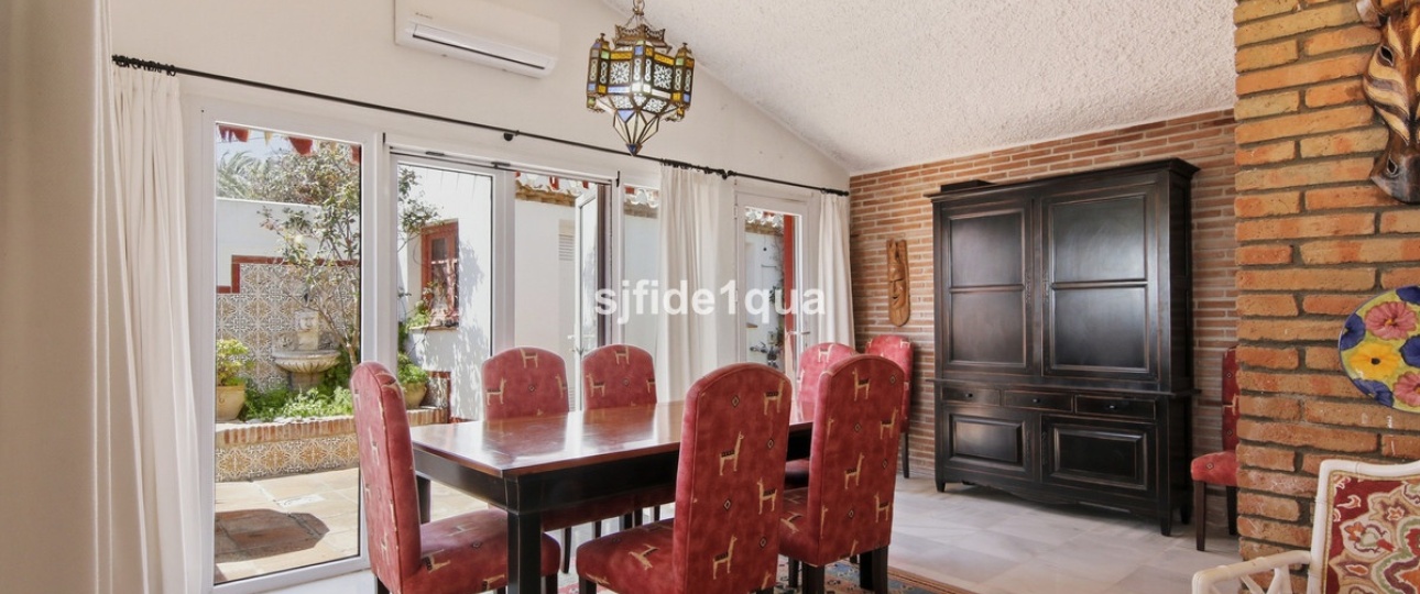 Rynek wtórny - Villa - Estepona - Estepona Centro