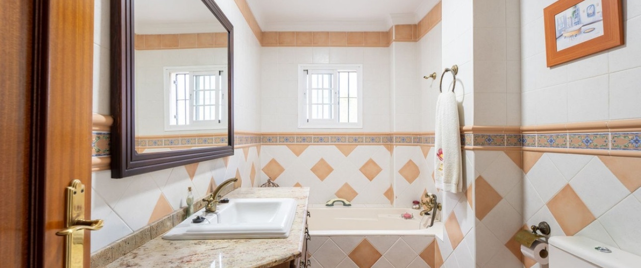 Rynek wtórny - Villa - Estepona - Estepona Centro