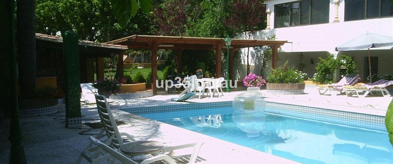 Rynek wtórny - Villa - Estepona - Estepona Centro
