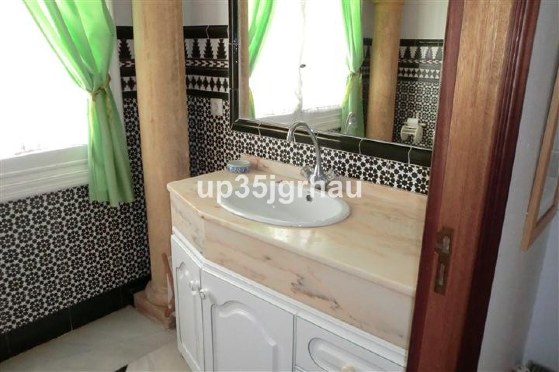 Rynek wtórny - Villa - Estepona - Estepona Centro
