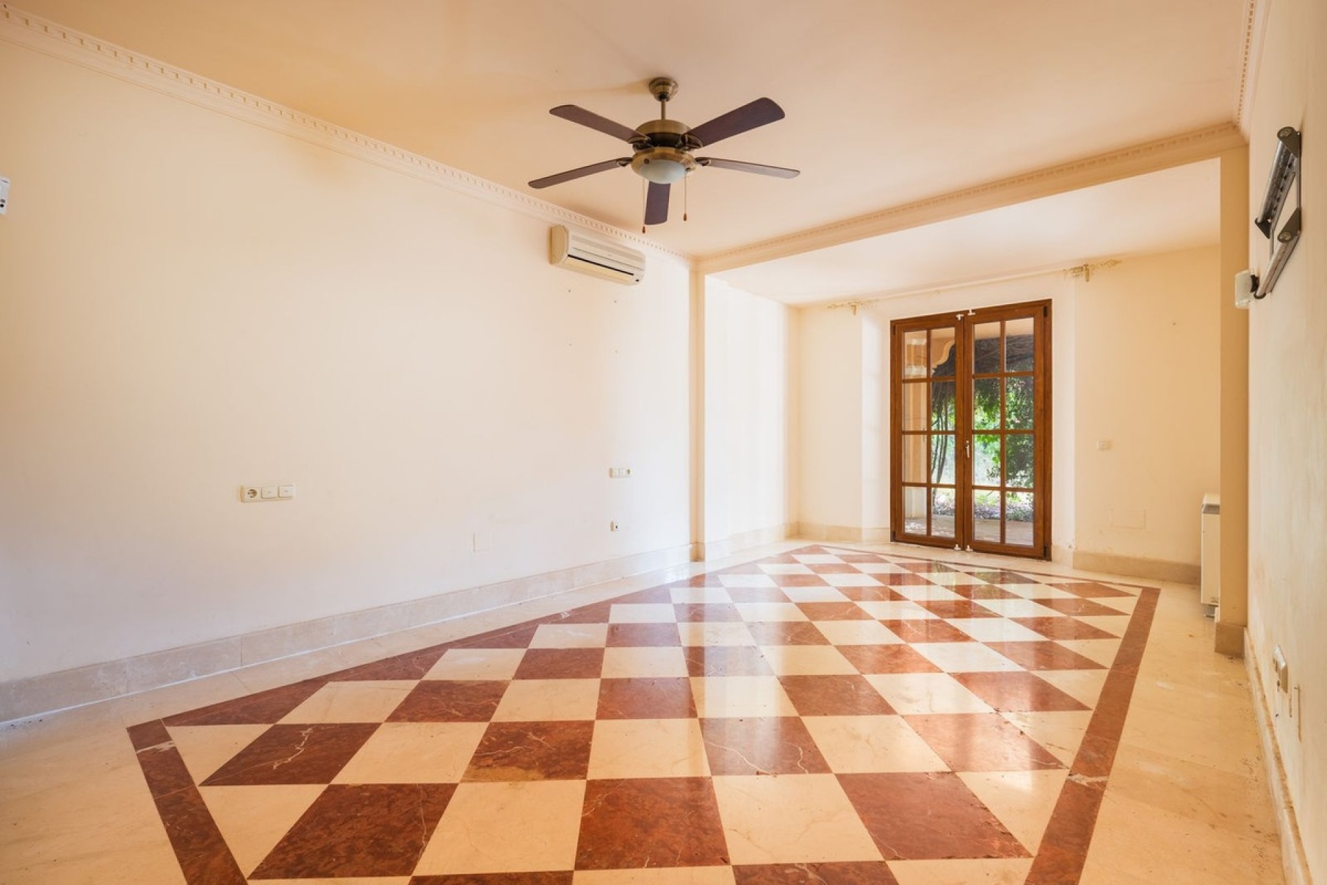 Rynek wtórny - Villa - Estepona - Estepona Centro