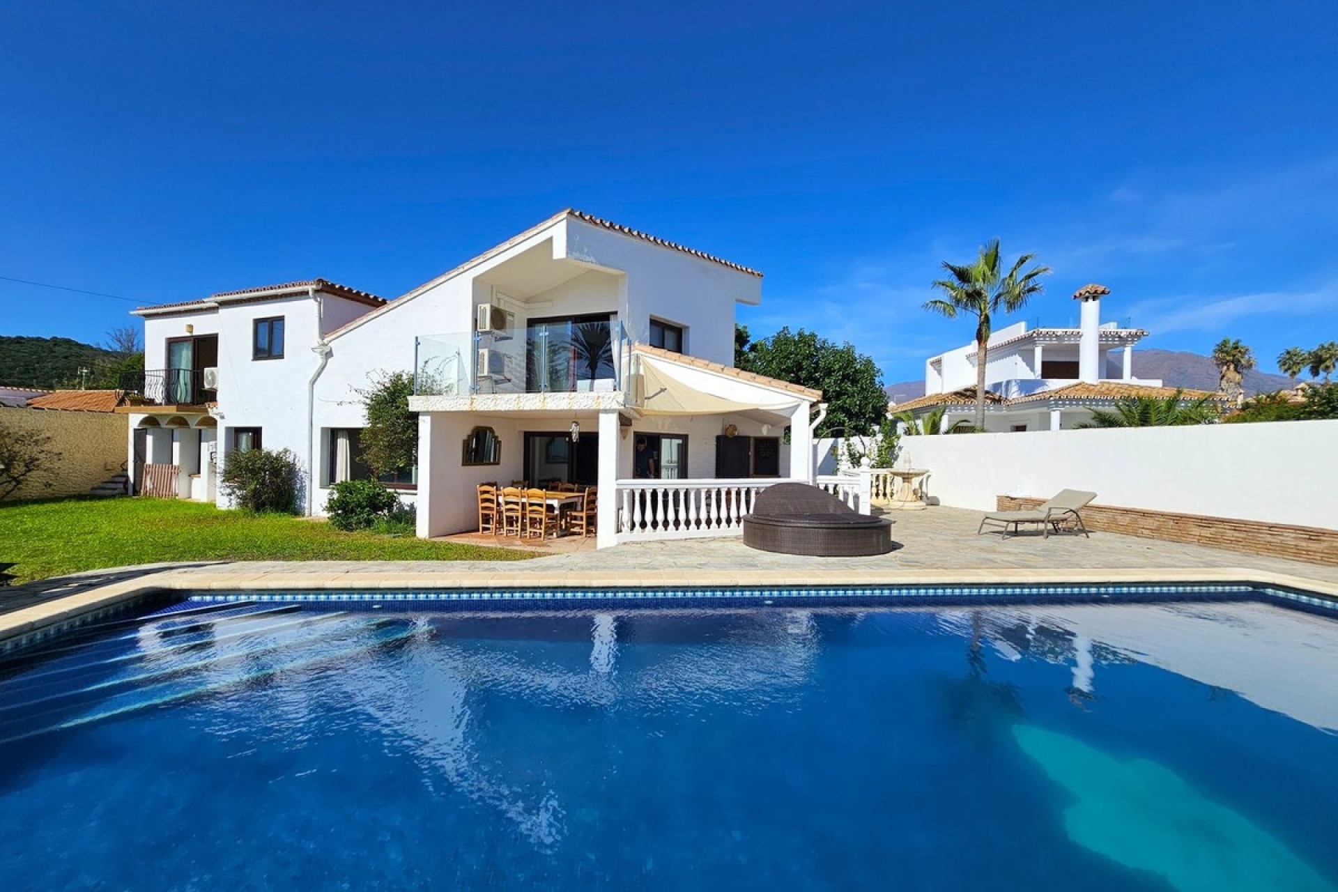 Rynek wtórny - Villa - Estepona - Estepona Centro