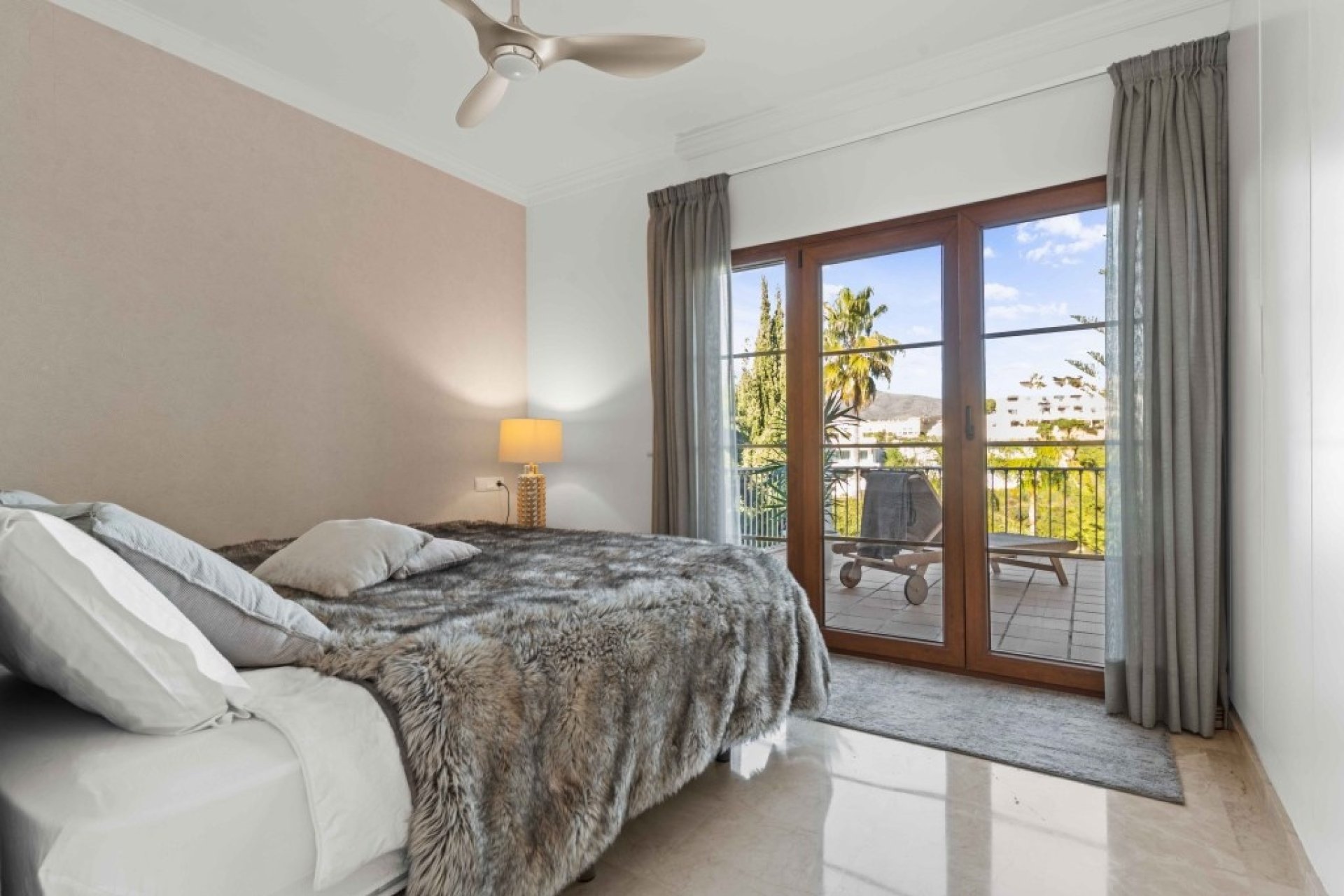 Rynek wtórny - Villa - Estepona - Estepona Centro