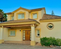 Rynek wtórny - Villa - Estepona - Estepona Centro