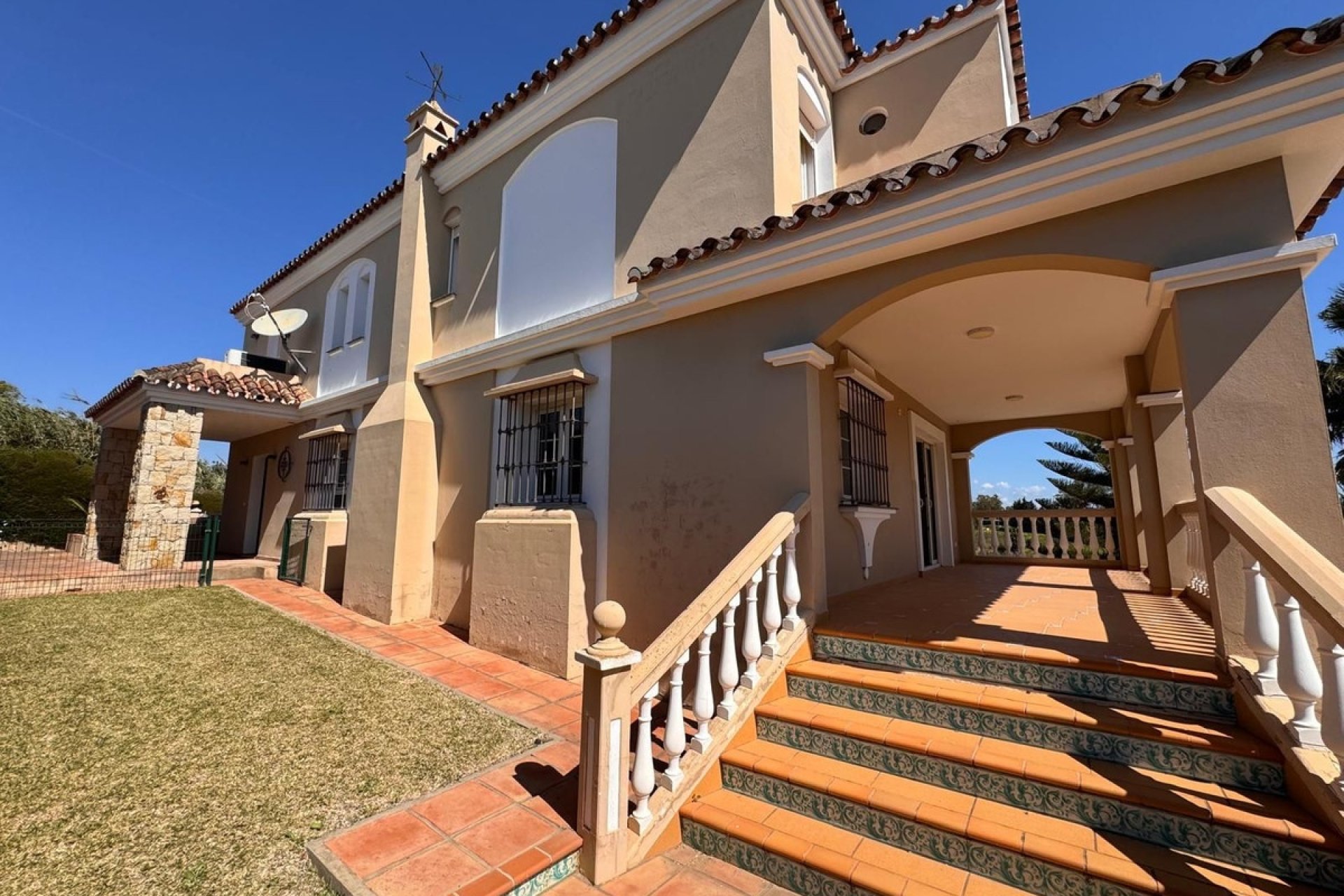Rynek wtórny - Villa - Estepona - Estepona Centro