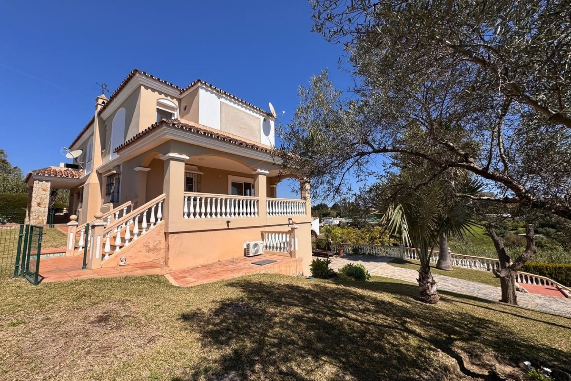 Rynek wtórny - Villa - Estepona - Estepona Centro
