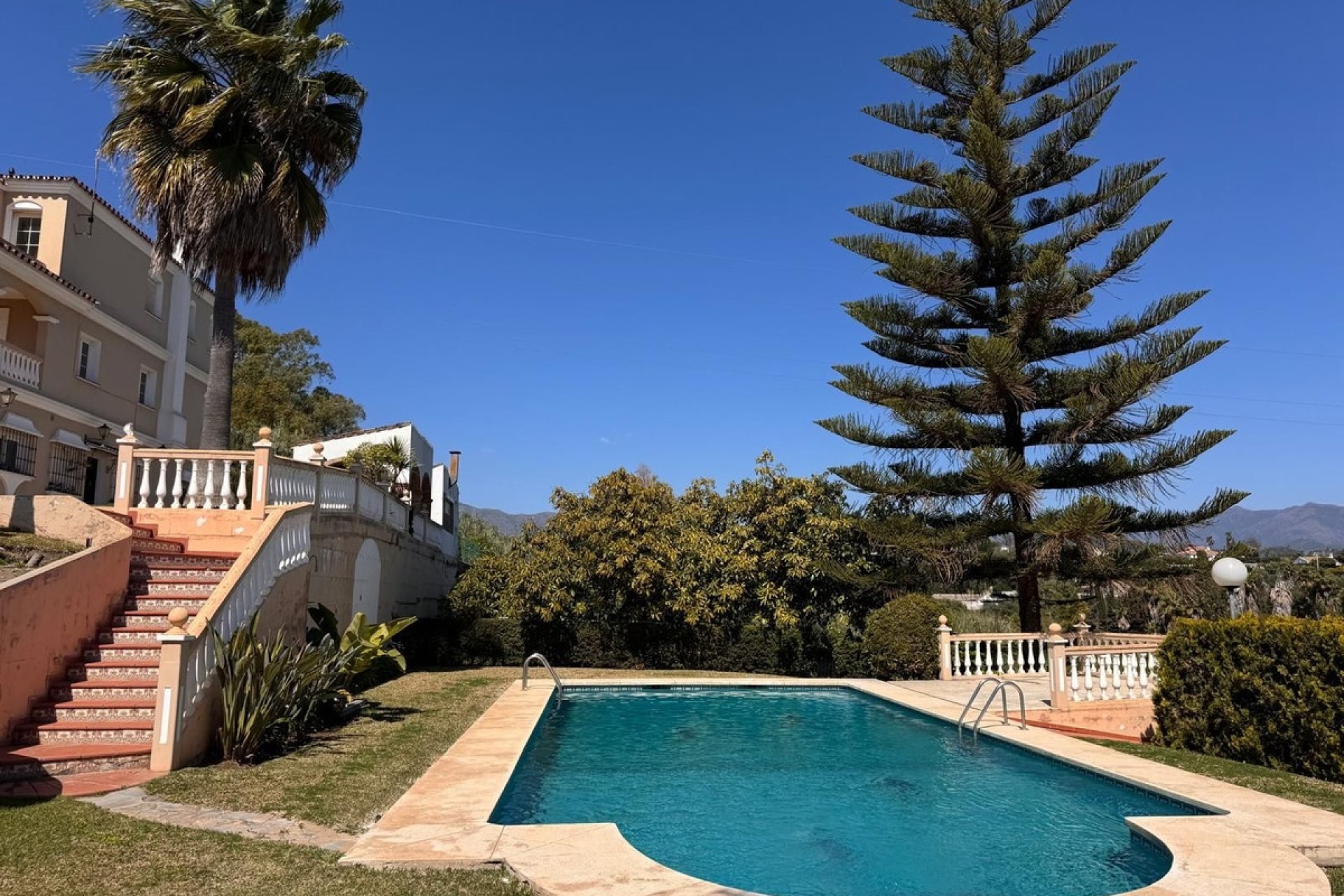 Rynek wtórny - Villa - Estepona - Estepona Centro