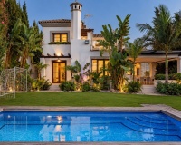 Rynek wtórny - Villa - Estepona - Estepona Centro