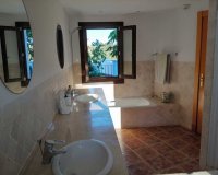 Rynek wtórny - Villa - Estepona - Estepona Centro