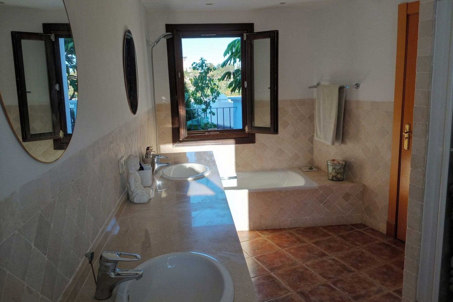 Rynek wtórny - Villa - Estepona - Estepona Centro