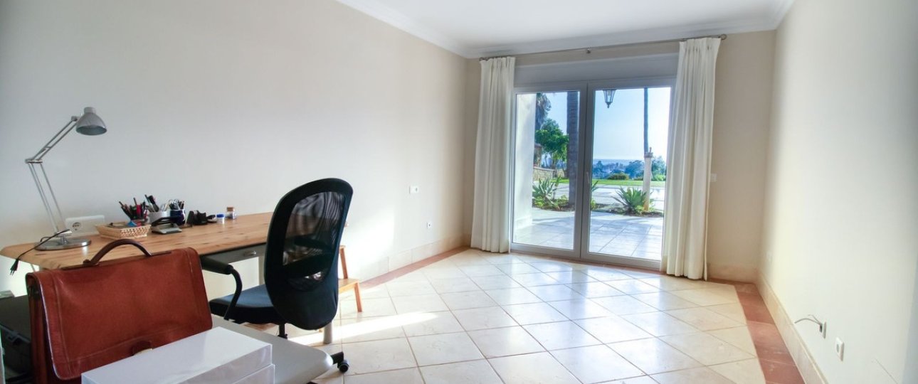 Rynek wtórny - Villa - Estepona - Estepona Centro