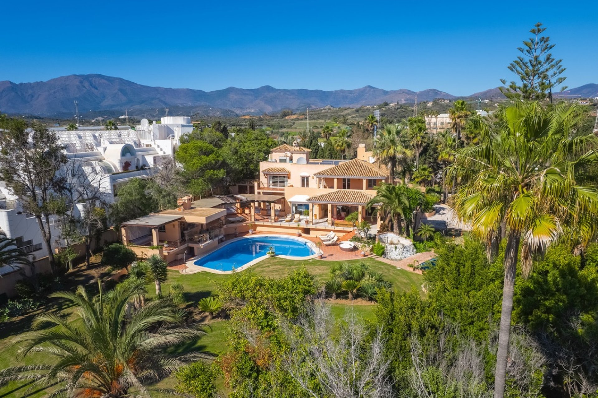 Rynek wtórny - Villa - Estepona - New Golden Mile