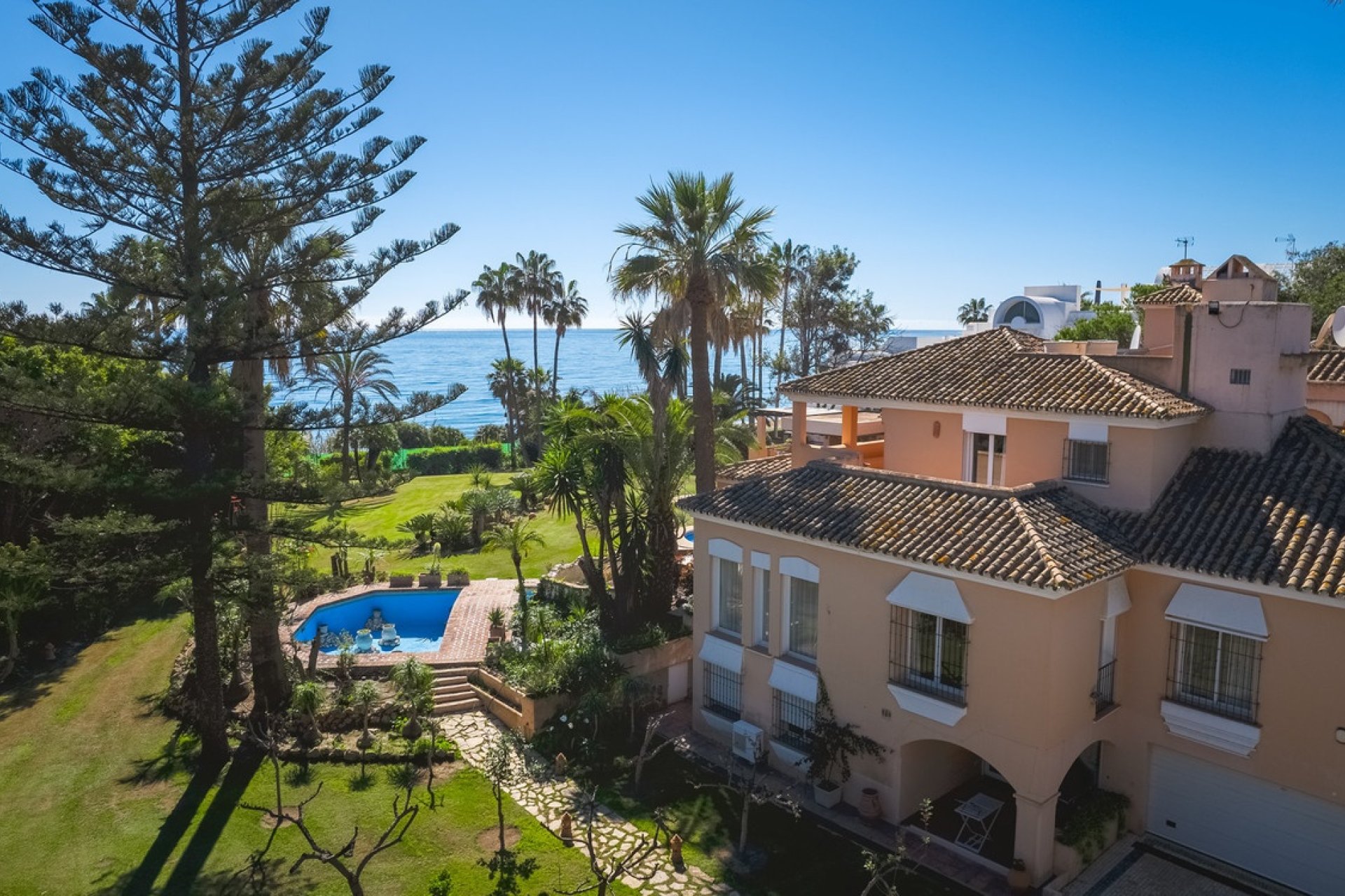 Rynek wtórny - Villa - Estepona - New Golden Mile