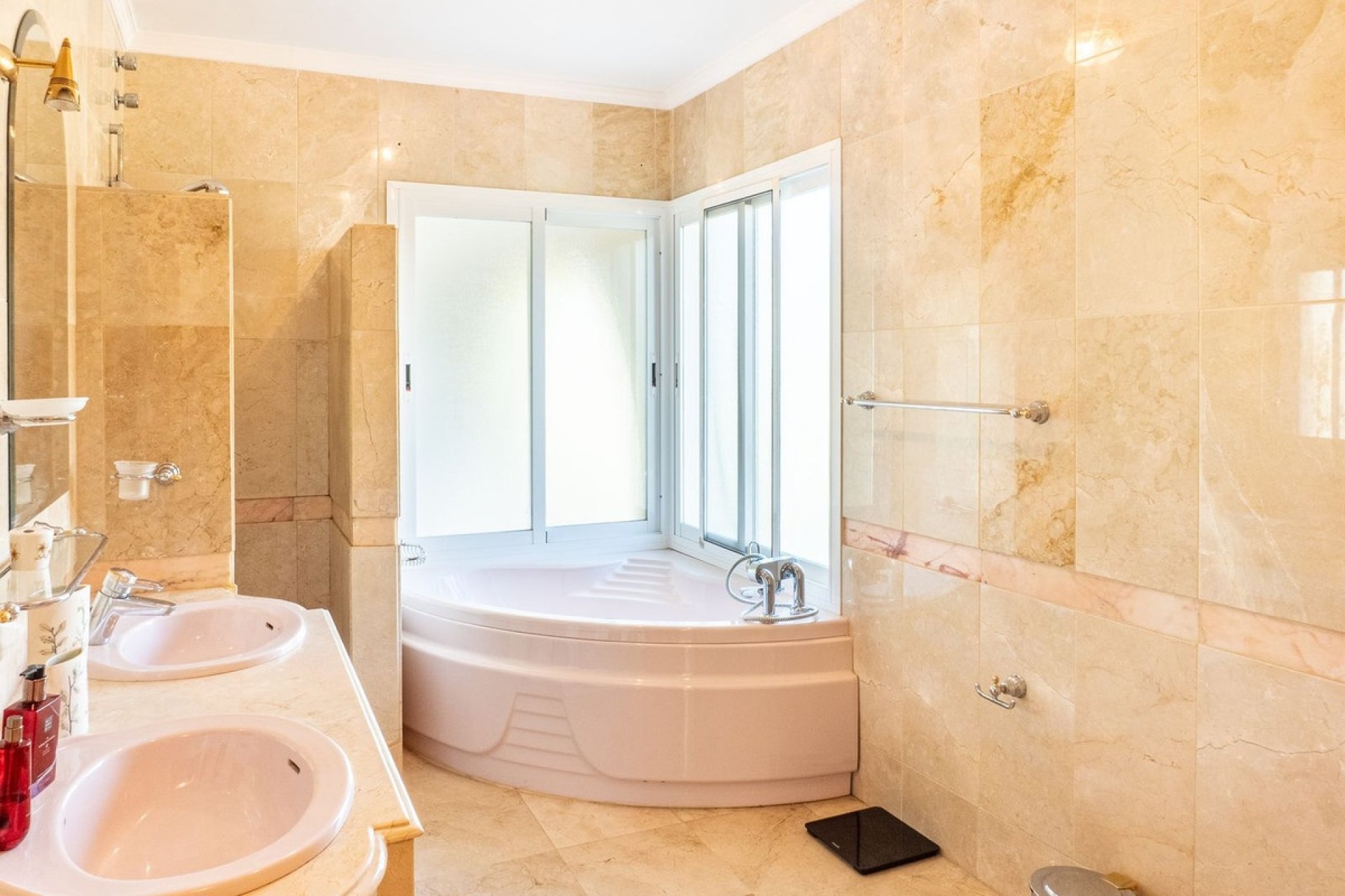 Rynek wtórny - Villa - Estepona - New Golden Mile