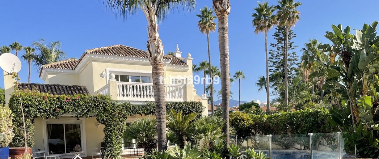 Rynek wtórny - Villa - Estepona - New Golden Mile