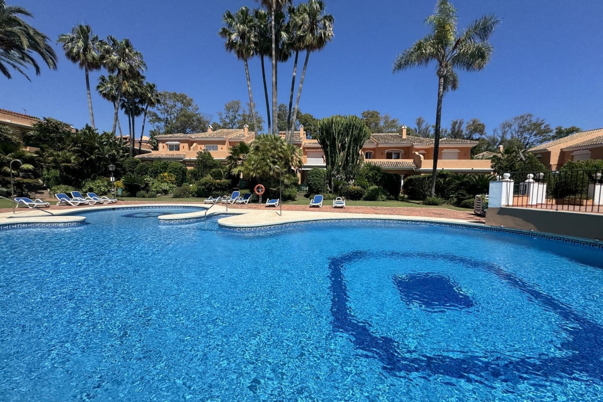 Rynek wtórny - Villa - Estepona - New Golden Mile