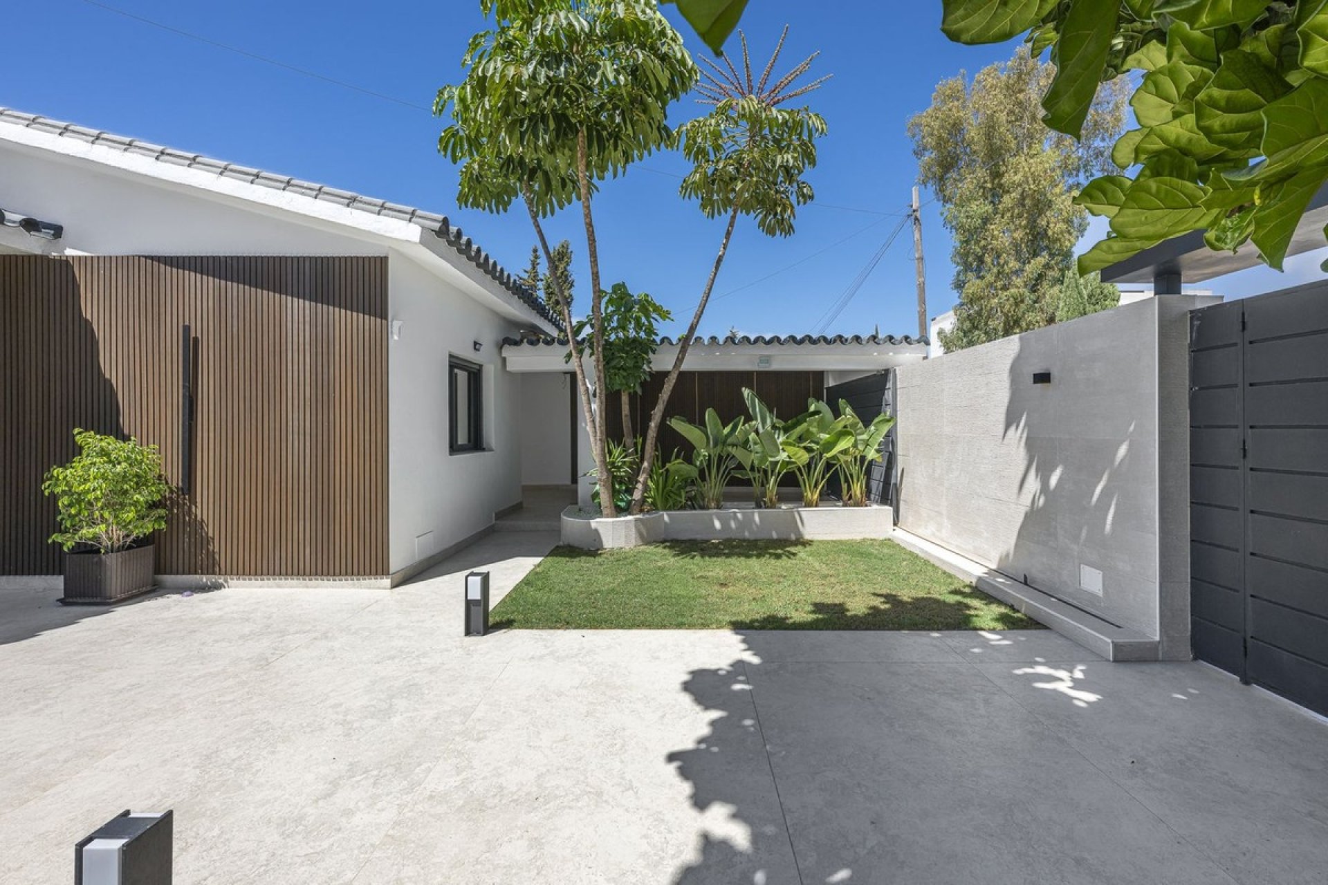 Rynek wtórny - Villa - Estepona - New Golden Mile