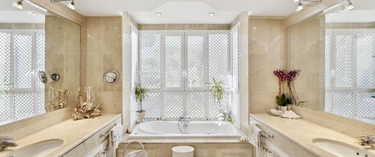 Rynek wtórny - Villa - Estepona - New Golden Mile