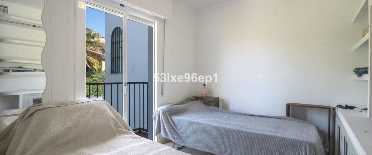 Rynek wtórny - Villa - Estepona - New Golden Mile