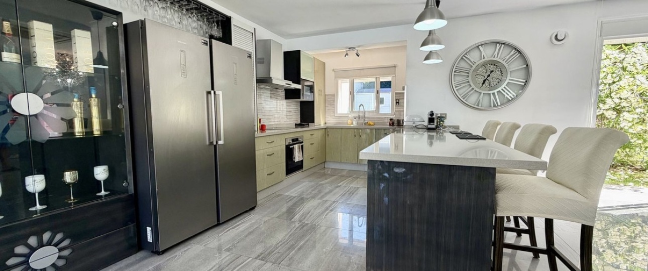 Rynek wtórny - Villa - Marbella - Cabopino