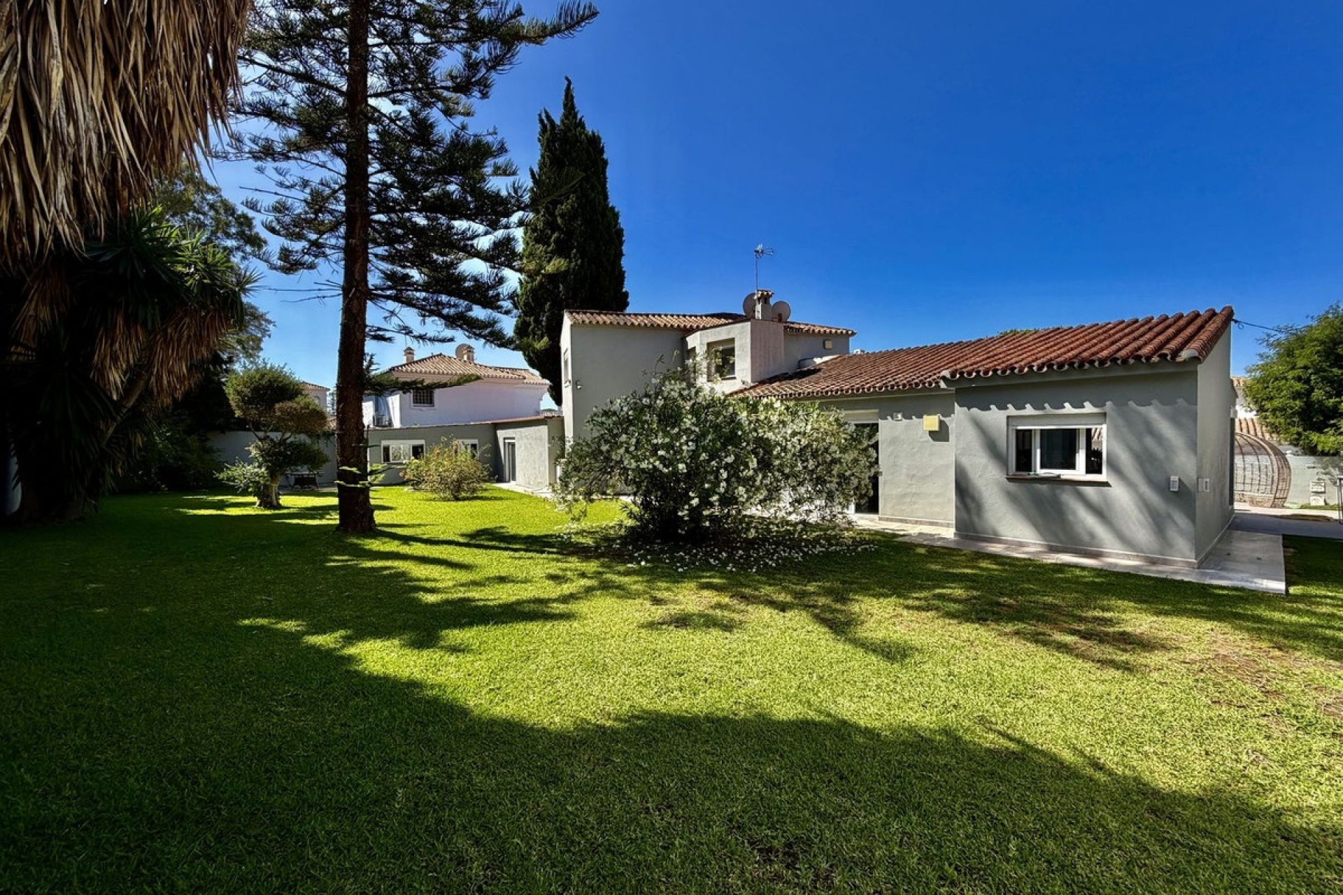 Rynek wtórny - Villa - Marbella - Cabopino