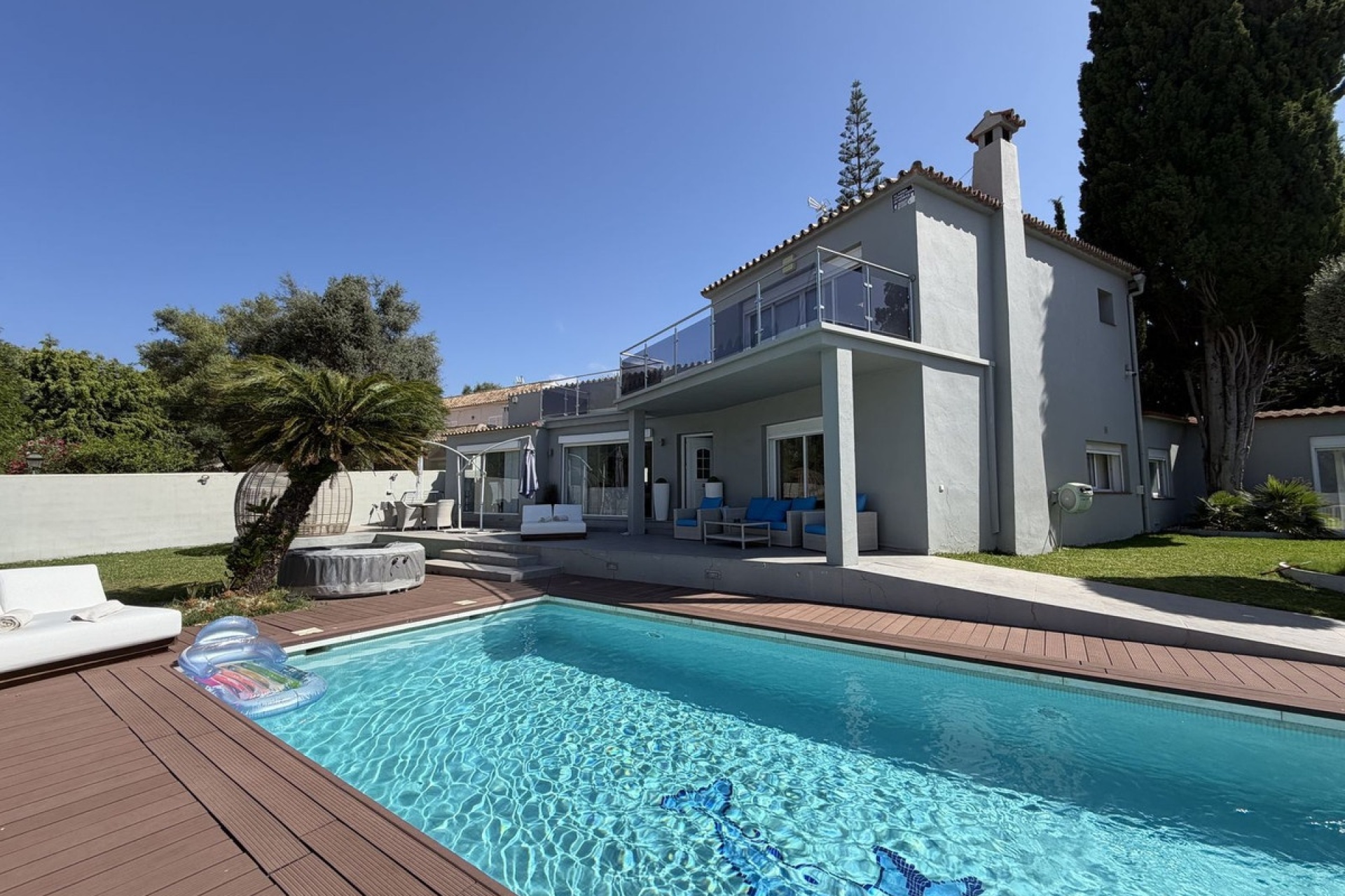 Rynek wtórny - Villa - Marbella - Cabopino