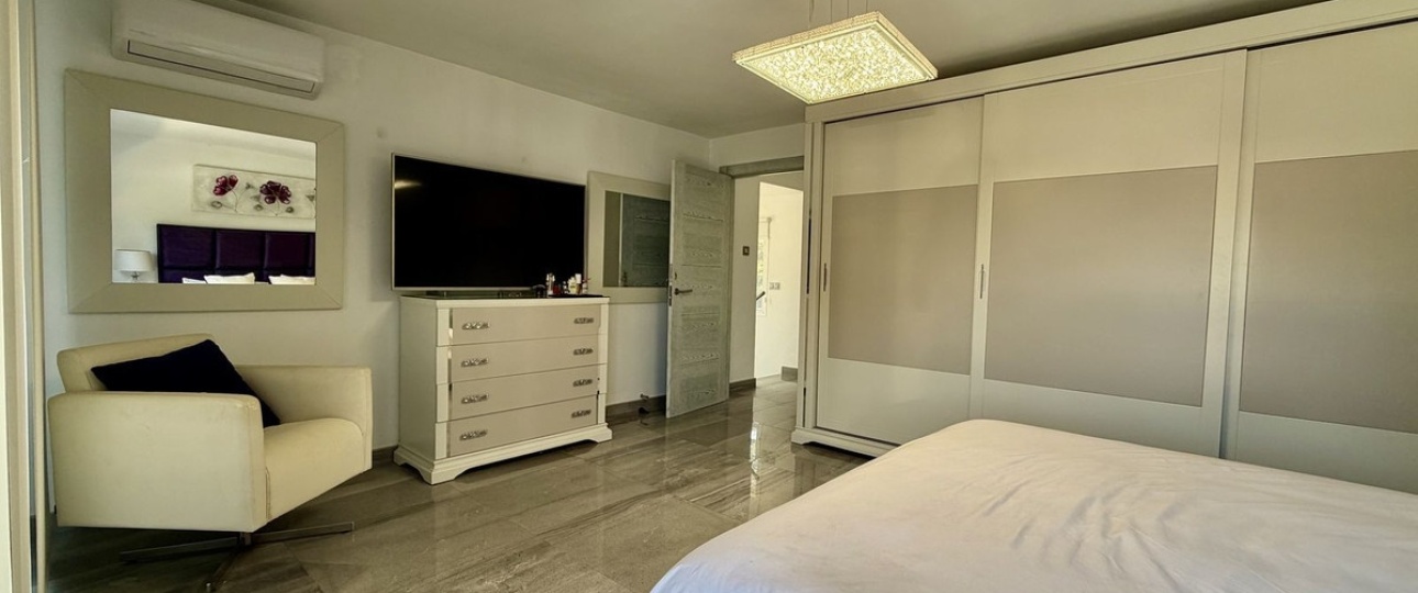 Rynek wtórny - Villa - Marbella - Cabopino