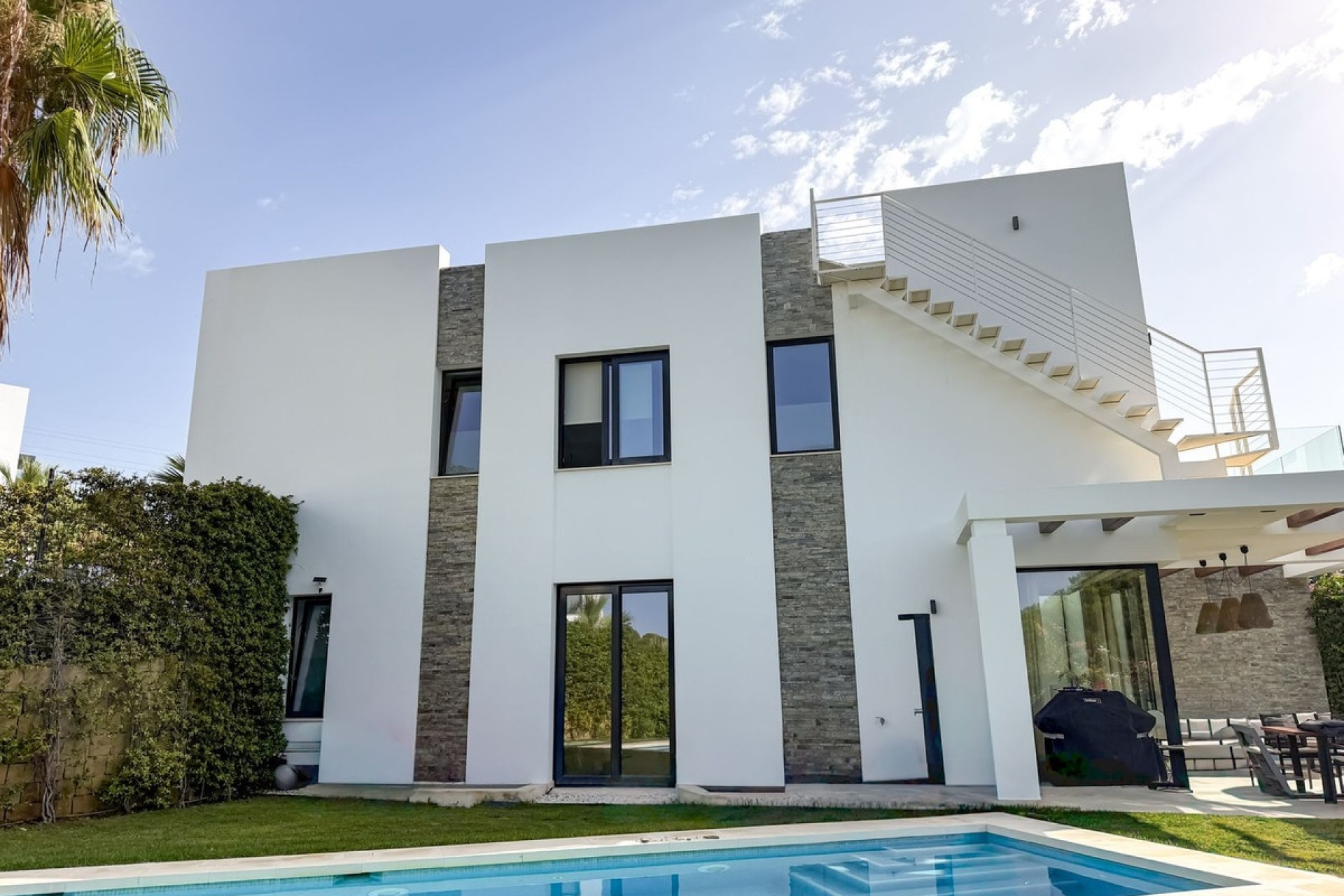 Rynek wtórny - Villa - Marbella - Cabopino