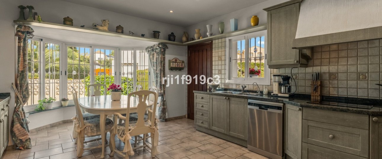 Rynek wtórny - Villa - Marbella - Elviria