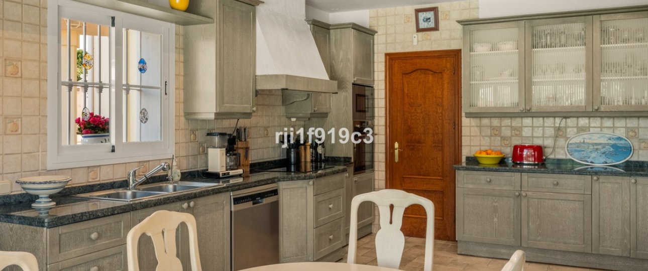 Rynek wtórny - Villa - Marbella - Elviria