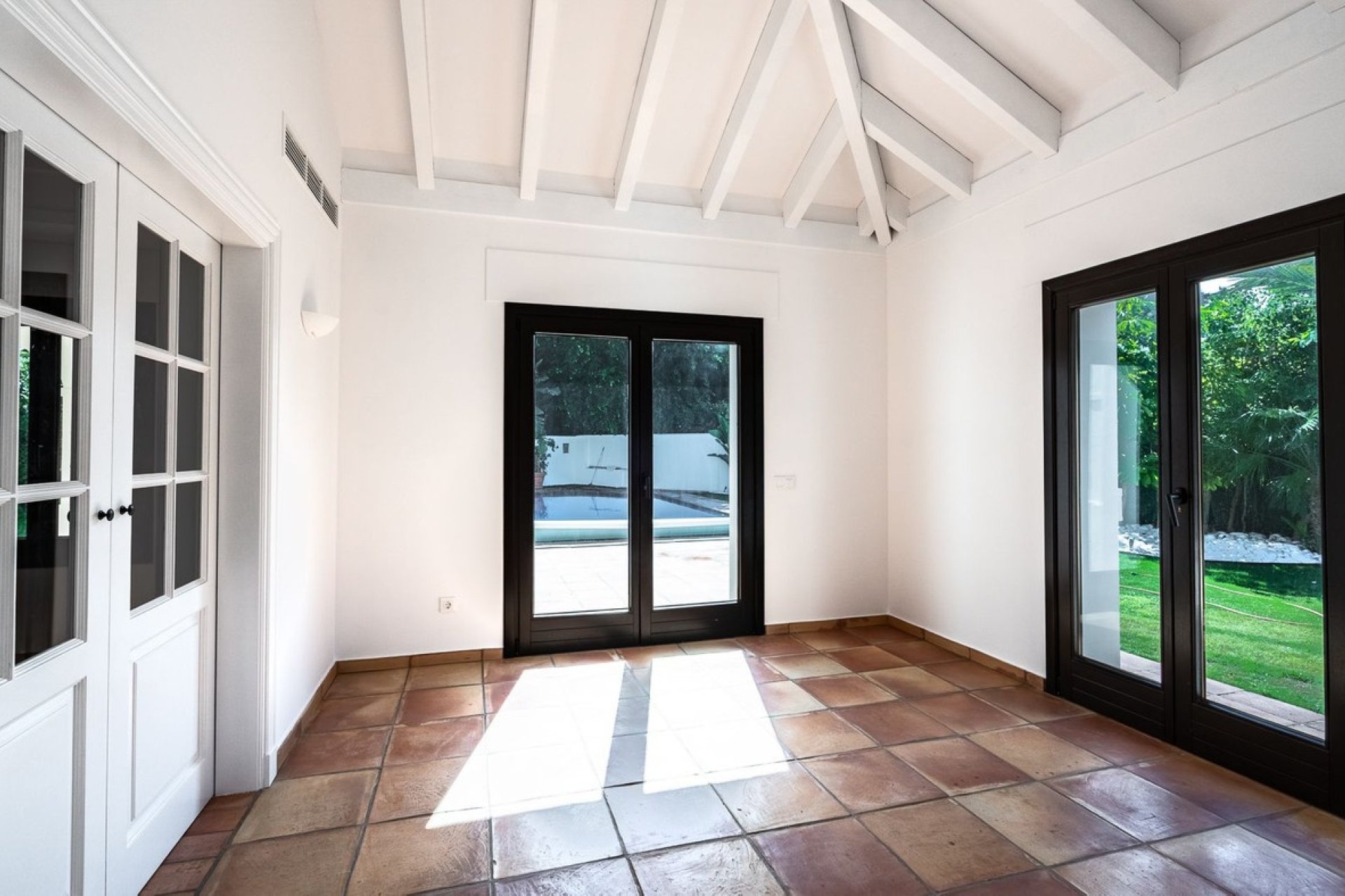 Rynek wtórny - Villa - Marbella - Guadalmina Baja