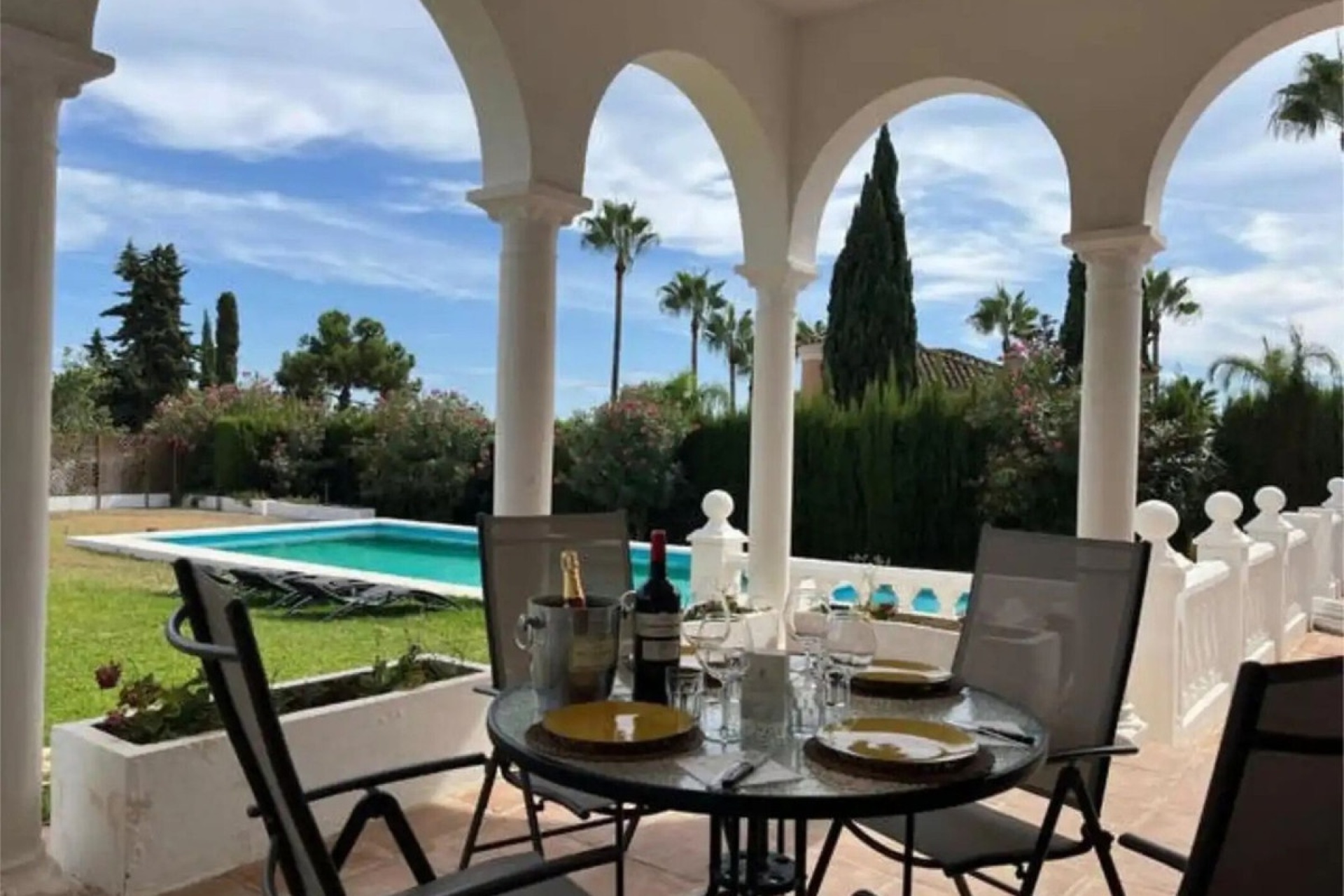 Rynek wtórny - Villa - Marbella - Hacienda Las Chapas