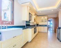 Rynek wtórny - Villa - Marbella - La Mairena