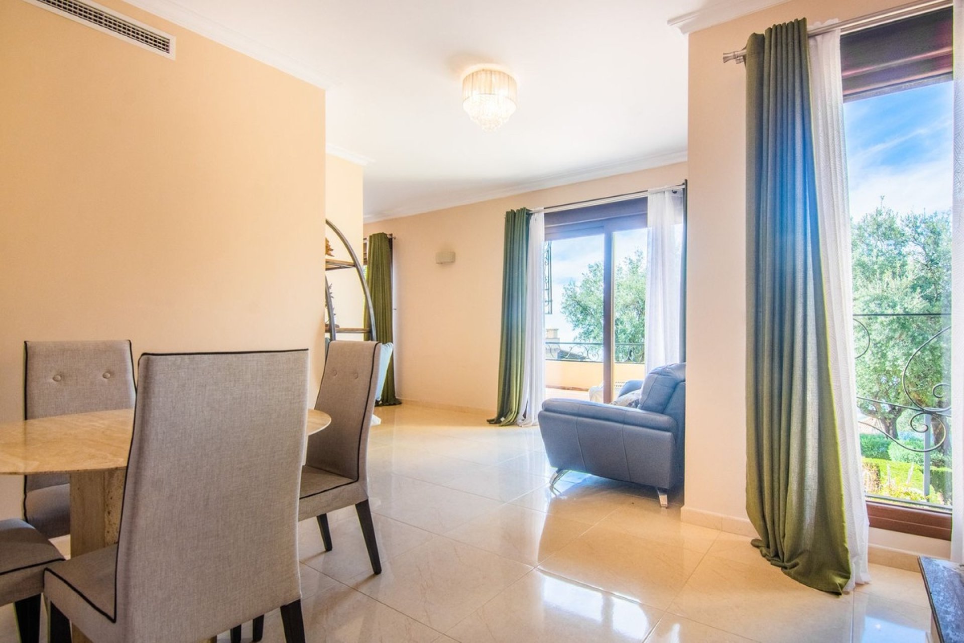 Rynek wtórny - Villa - Marbella - La Mairena