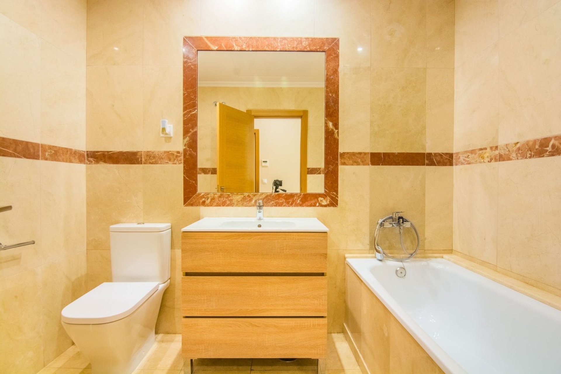 Rynek wtórny - Villa - Marbella - La Mairena