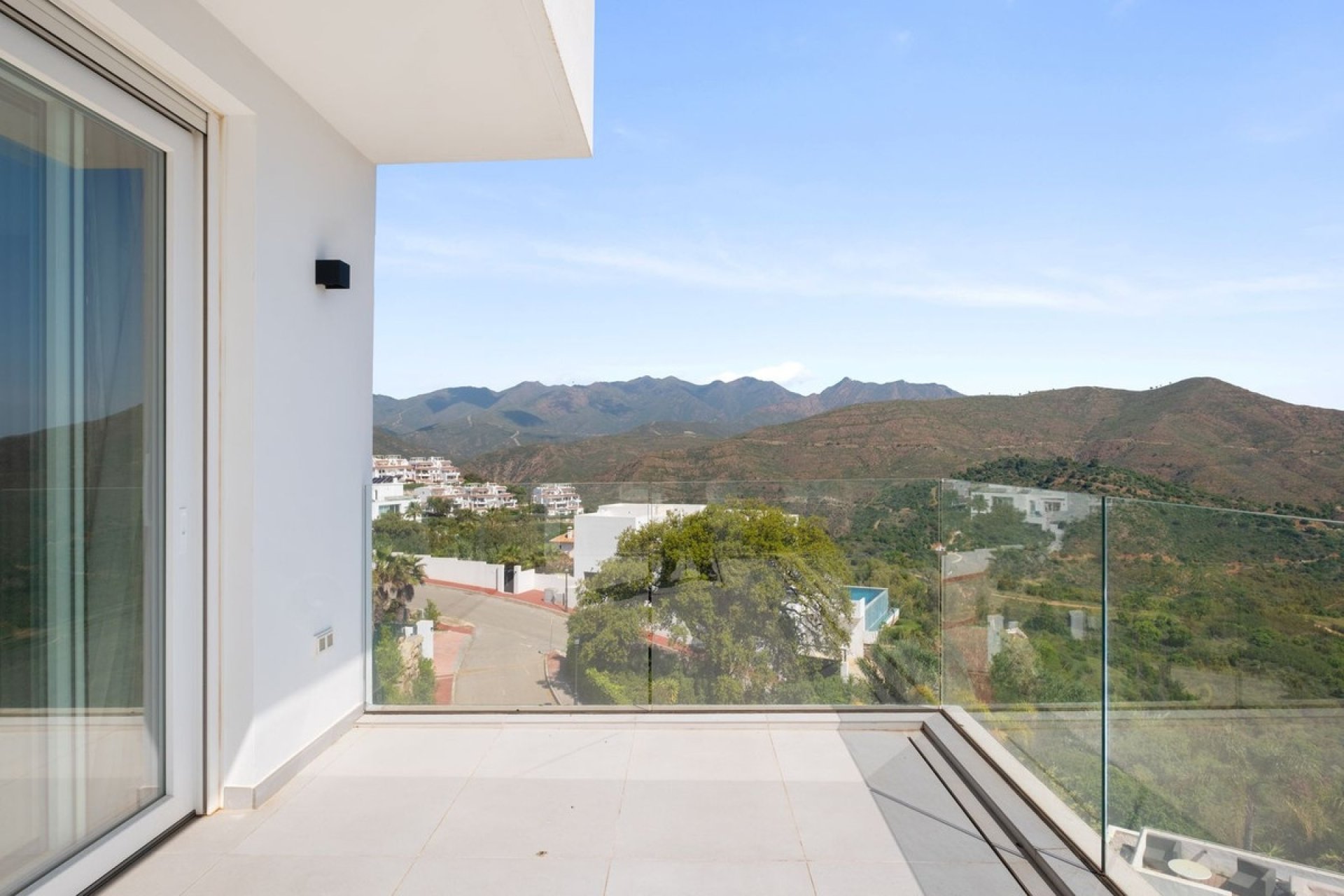 Rynek wtórny - Villa - Marbella - La Mairena