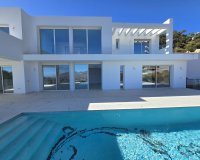 Rynek wtórny - Villa - Marbella - La Mairena