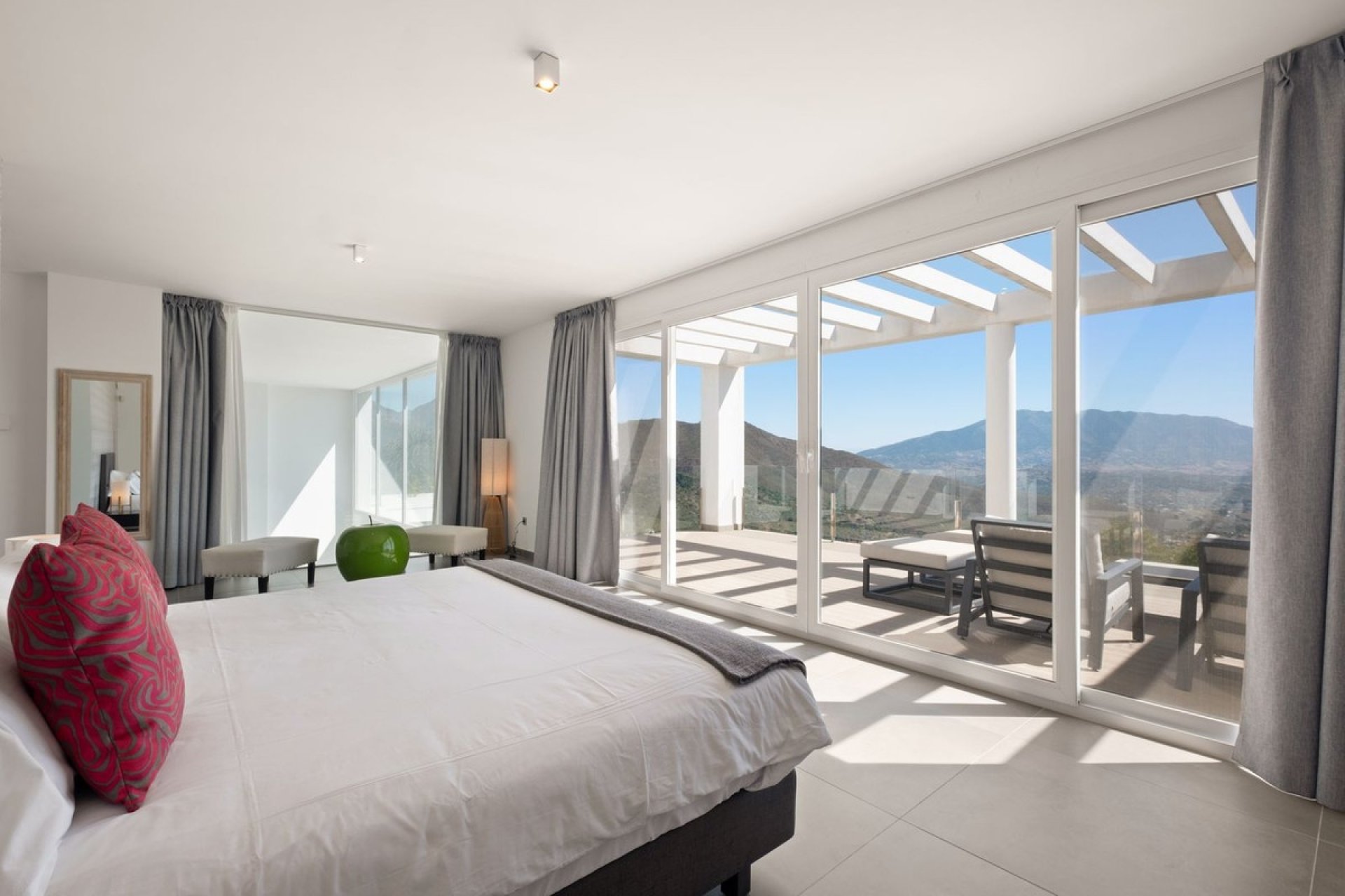 Rynek wtórny - Villa - Marbella - La Mairena