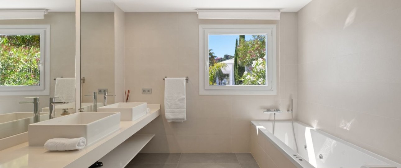 Rynek wtórny - Villa - Marbella - La Mairena