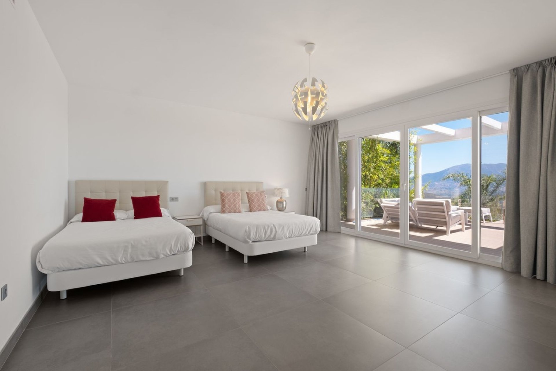 Rynek wtórny - Villa - Marbella - La Mairena