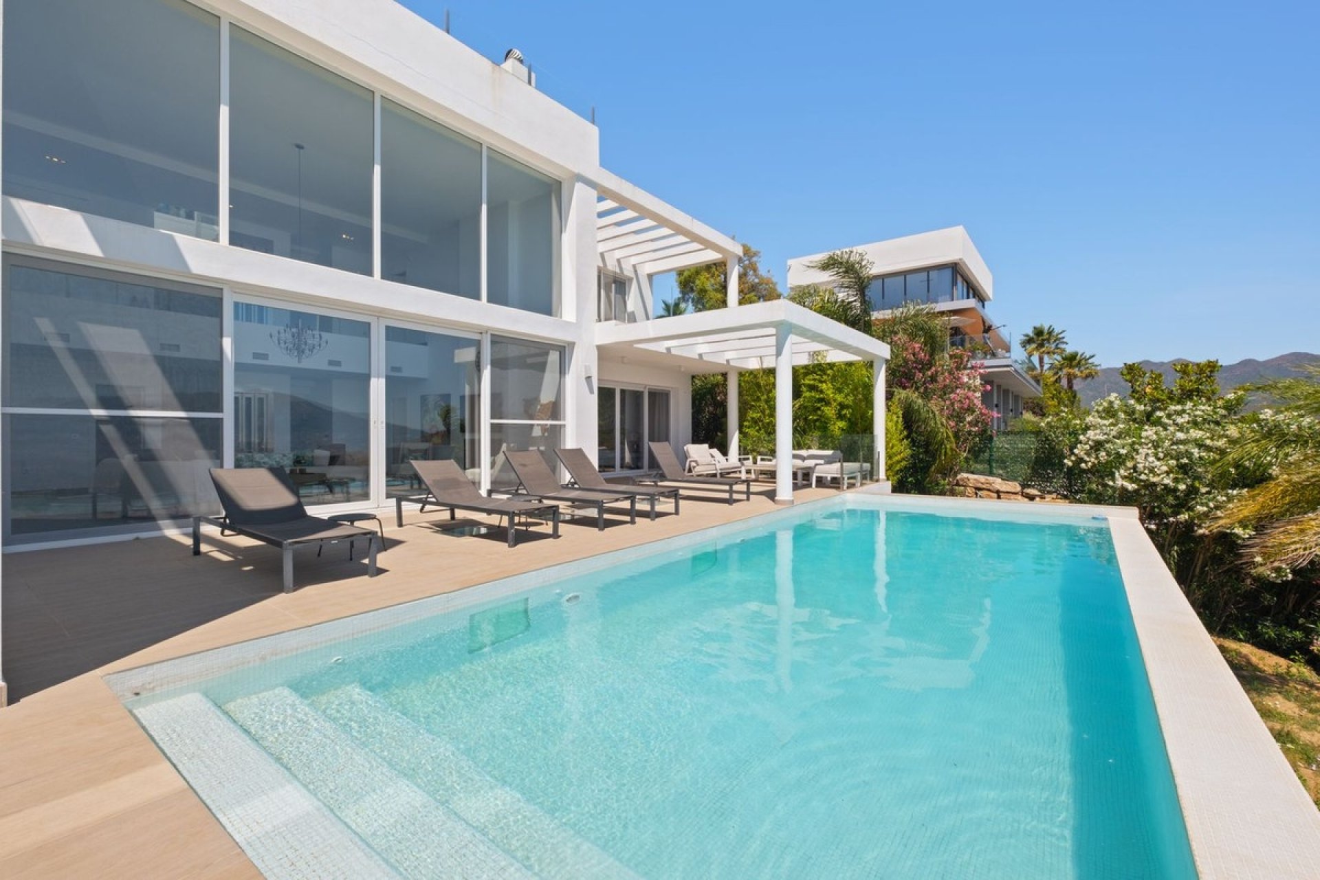 Rynek wtórny - Villa - Marbella - La Mairena