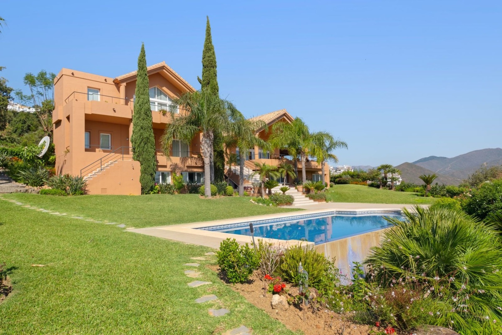 Rynek wtórny - Villa - Marbella - La Mairena