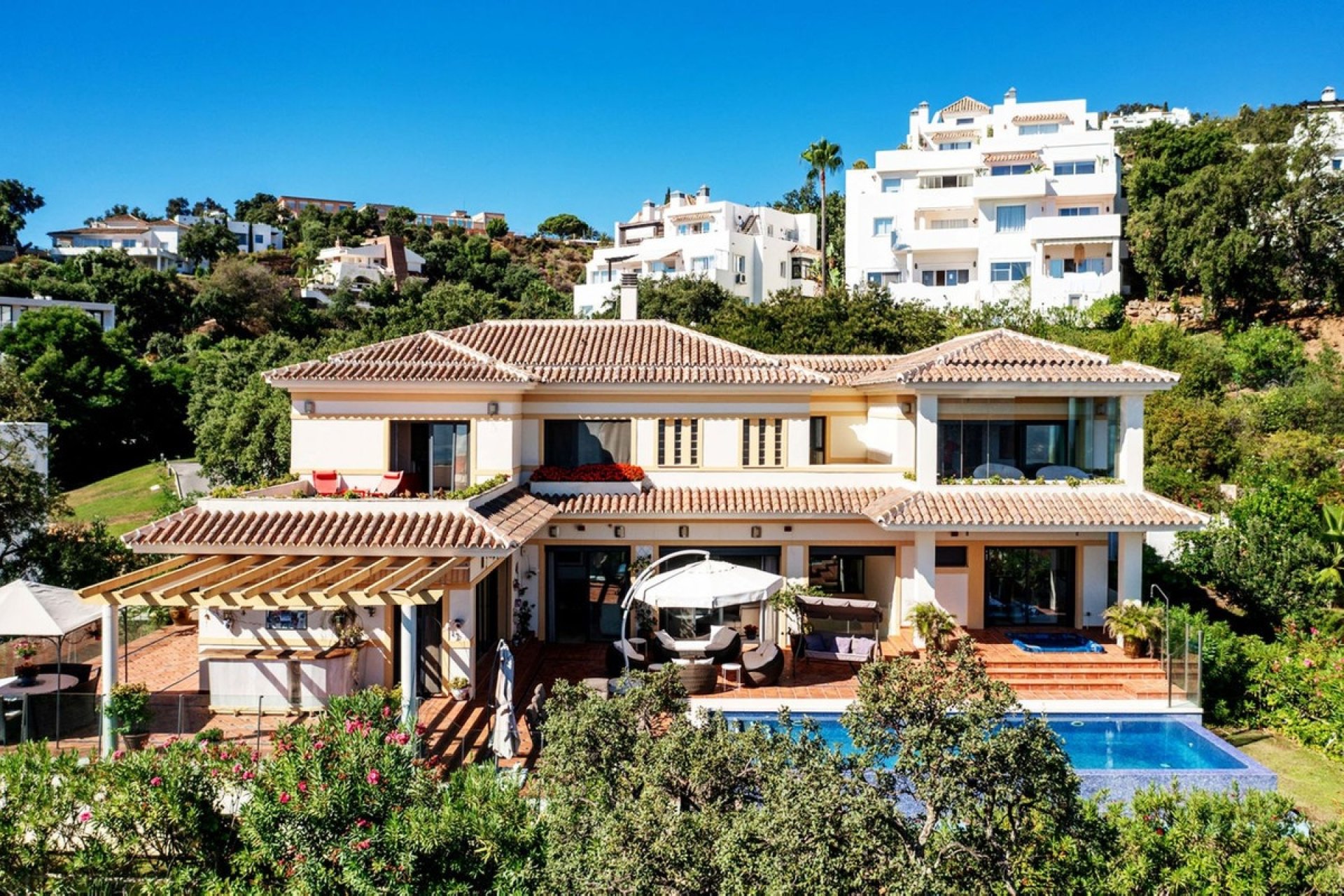 Rynek wtórny - Villa - Marbella - La Mairena