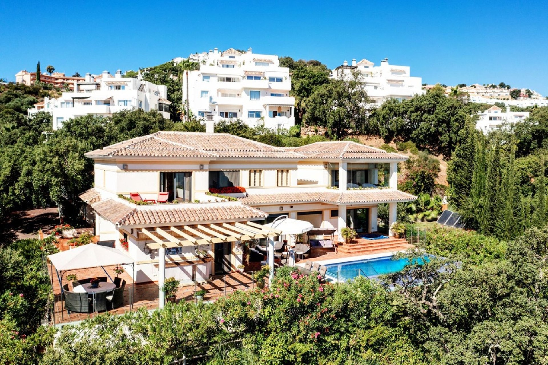 Rynek wtórny - Villa - Marbella - La Mairena