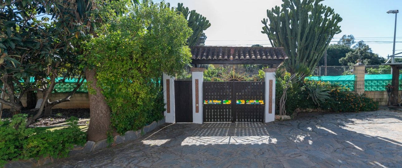 Rynek wtórny - Villa - Marbella - Las Chapas